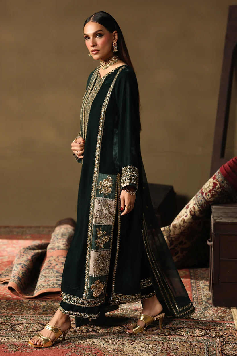 Bottle Green: Velvet Kurta Set with Gold Bordered Chiffon Dupatta - Ready To Wear
