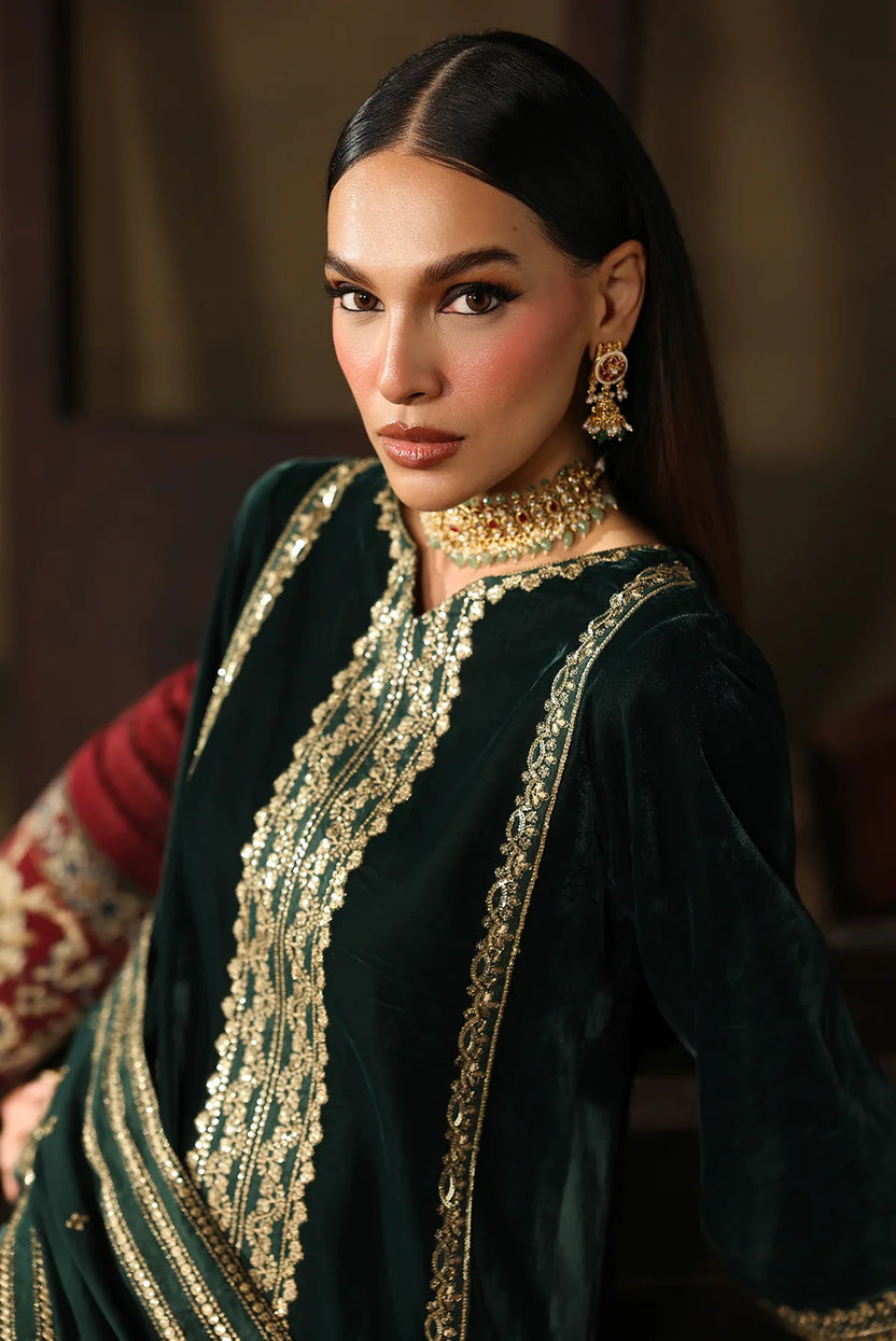 Bottle Green: Velvet Kurta Set with Gold Bordered Chiffon Dupatta - Ready To Wear