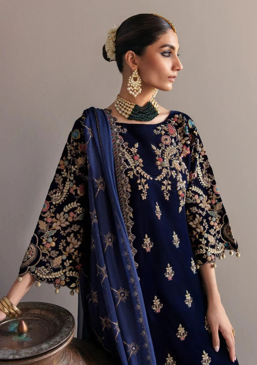 03-Piece Embroidered Velvet Suit With Chiffon Dupatta - Ready To Wear