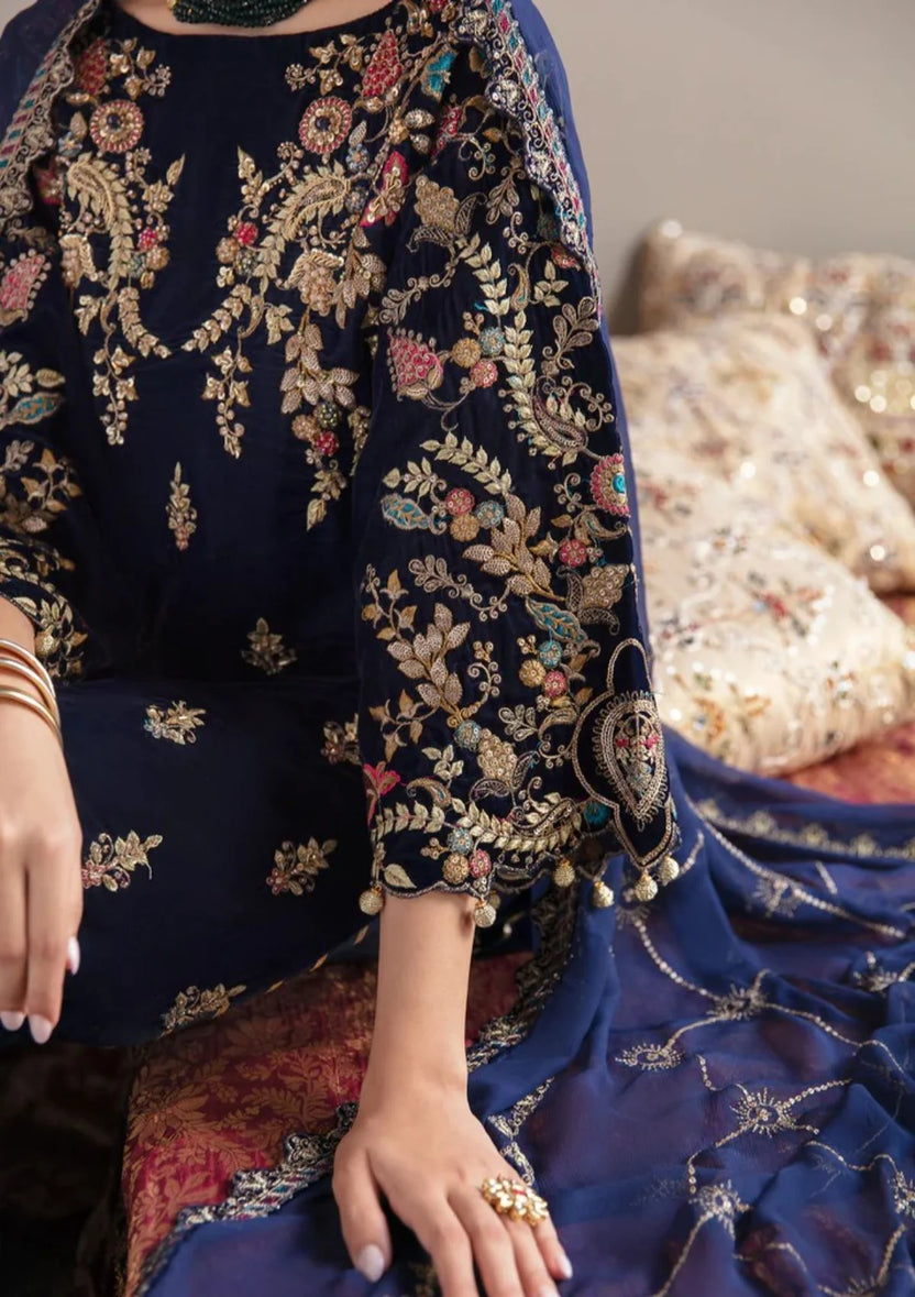 03-Piece Embroidered Velvet Suit With Chiffon Dupatta - Ready To Wear