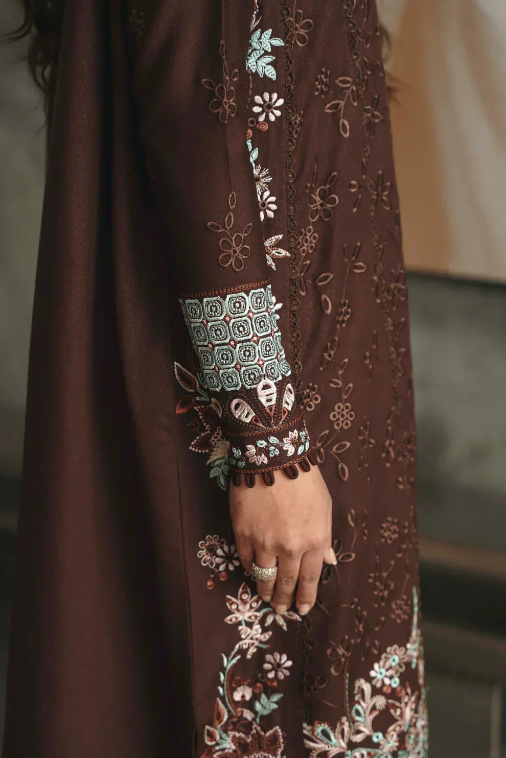 03-Lawn Suit With Thready Embroidery | Ready To Wear