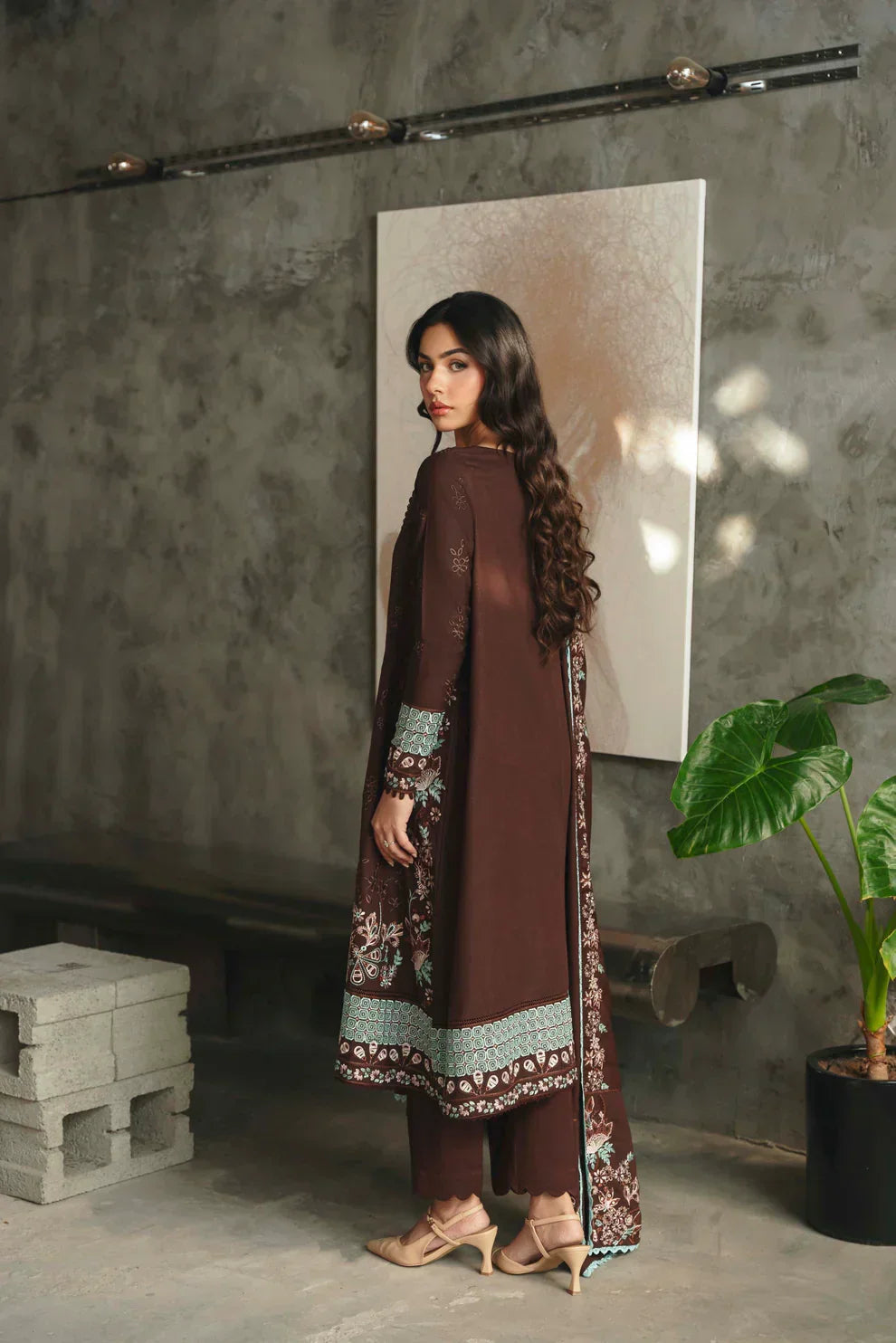 03-Lawn Suit With Thready Embroidery | Ready To Wear