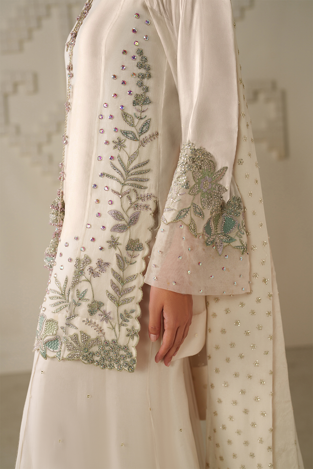 Iznik Ramen Silk  Luxury  Embroidered Ciffion 03 Piece Suit- Ready To Wear