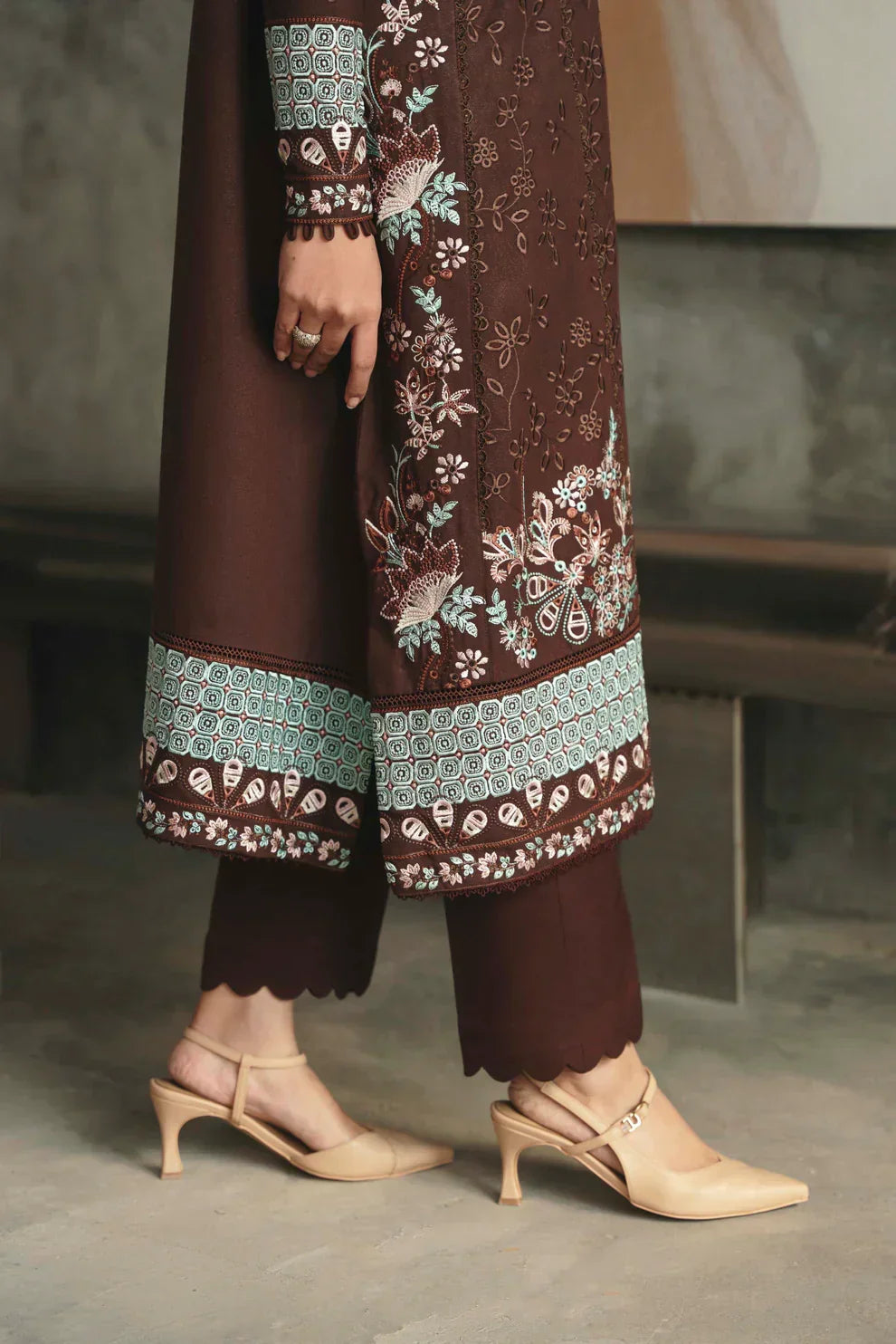 03-Lawn Suit With Thready Embroidery | Ready To Wear